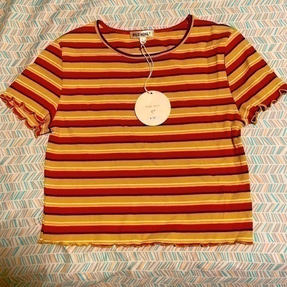 Wild Honey || NWT Cropped Tee with Lettuce Hems - Picture 1 of 8